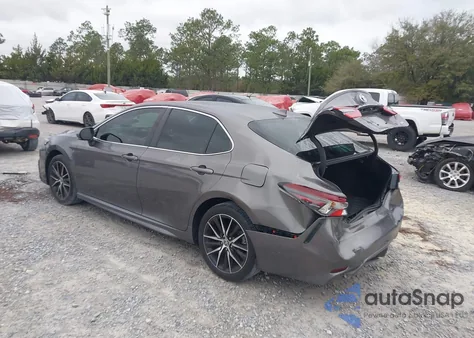 2024 Toyota Camry Se z USA, uszkodzony, nr VIN 4T1G11AK5RU908950